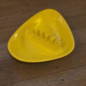 Anholt Melamine Boomerang Midcentury Kidney Triangular Yellow Ashtray VTG 1960's
